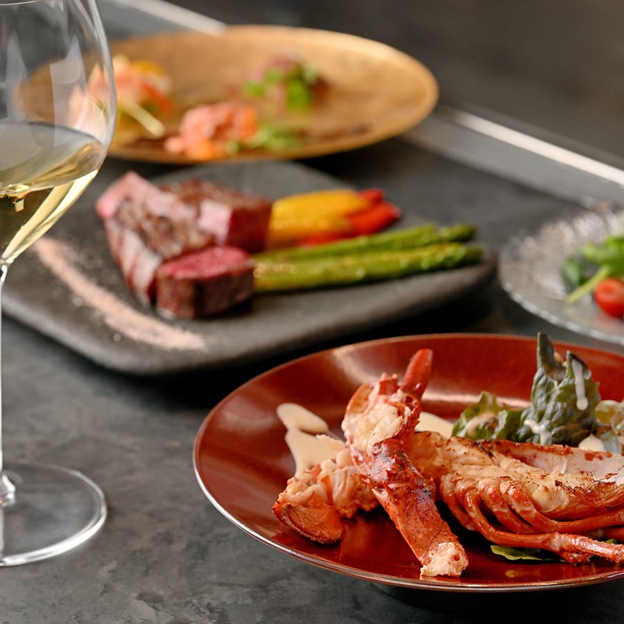 活き〆伊勢海老と特選A5黒毛和牛コース